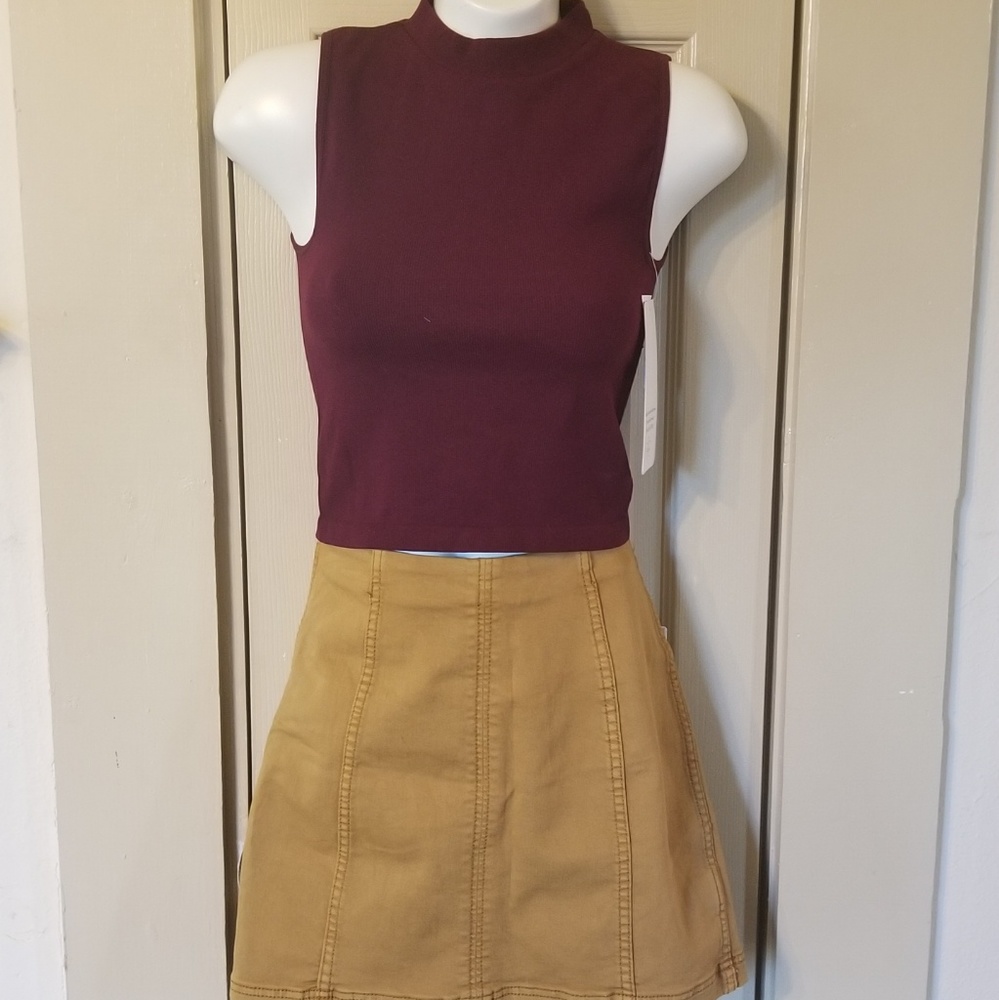 Aura Maroon Stretch Crop Top NWT